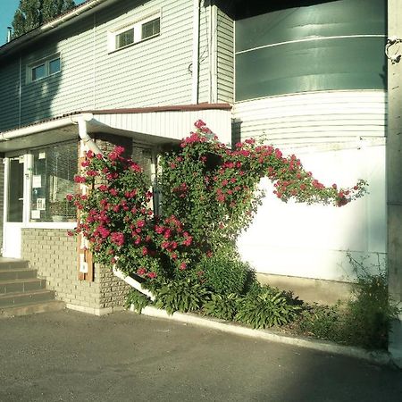 Motel Pid Strihoyu Krementjuk Exteriör bild